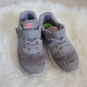 Nike star runner sneakers.